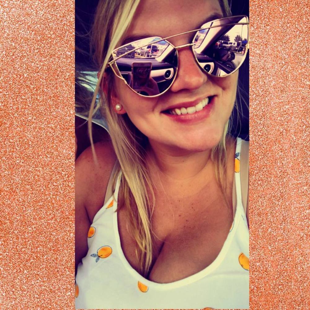 Meet your Posher, Courtney